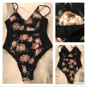 XL CupShe one piece swimsuit